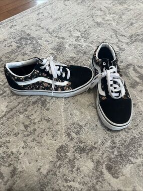 Black Floral Low-Top Vans size 6.5